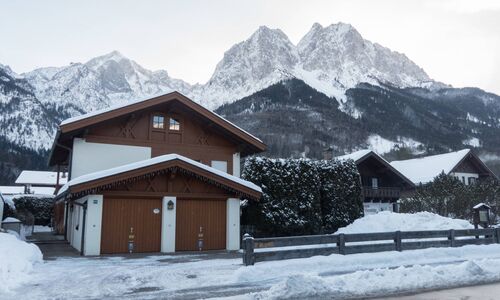 Haus Alpenstern mit Waxensteinen