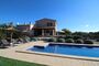 Pool mit Sicht auf Haus & Terrasse