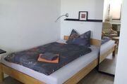 140 cm breites Bett mit Komfortmatratze