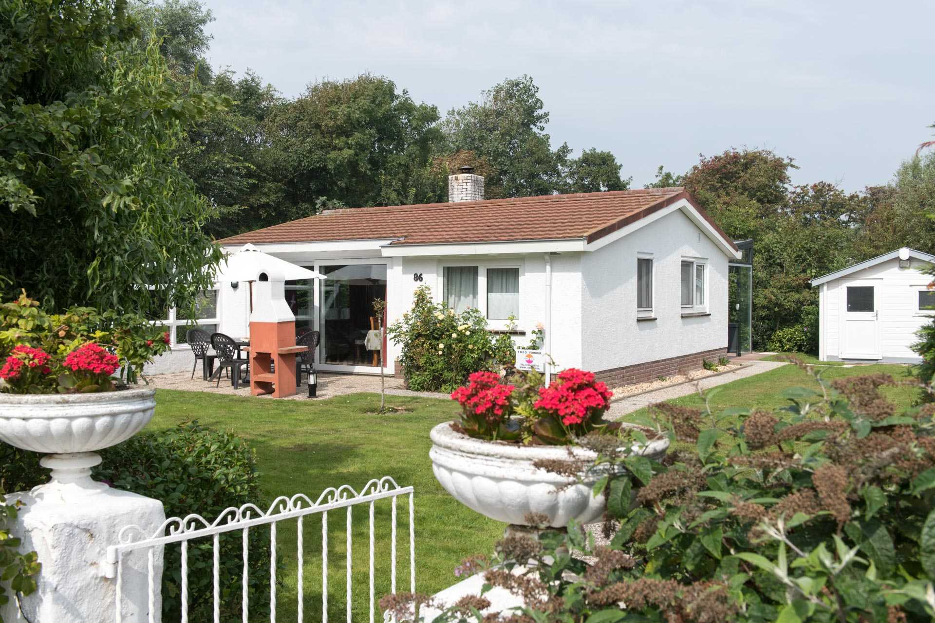 bungalow niederlande zeeland kunstlicht fahrräder mieten